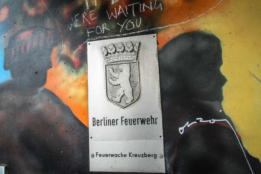 1833n